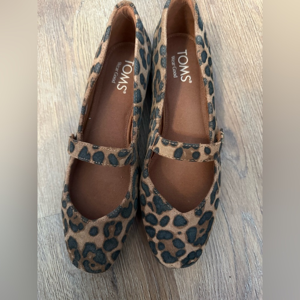 TOMS Brown and Black Leopard Flats